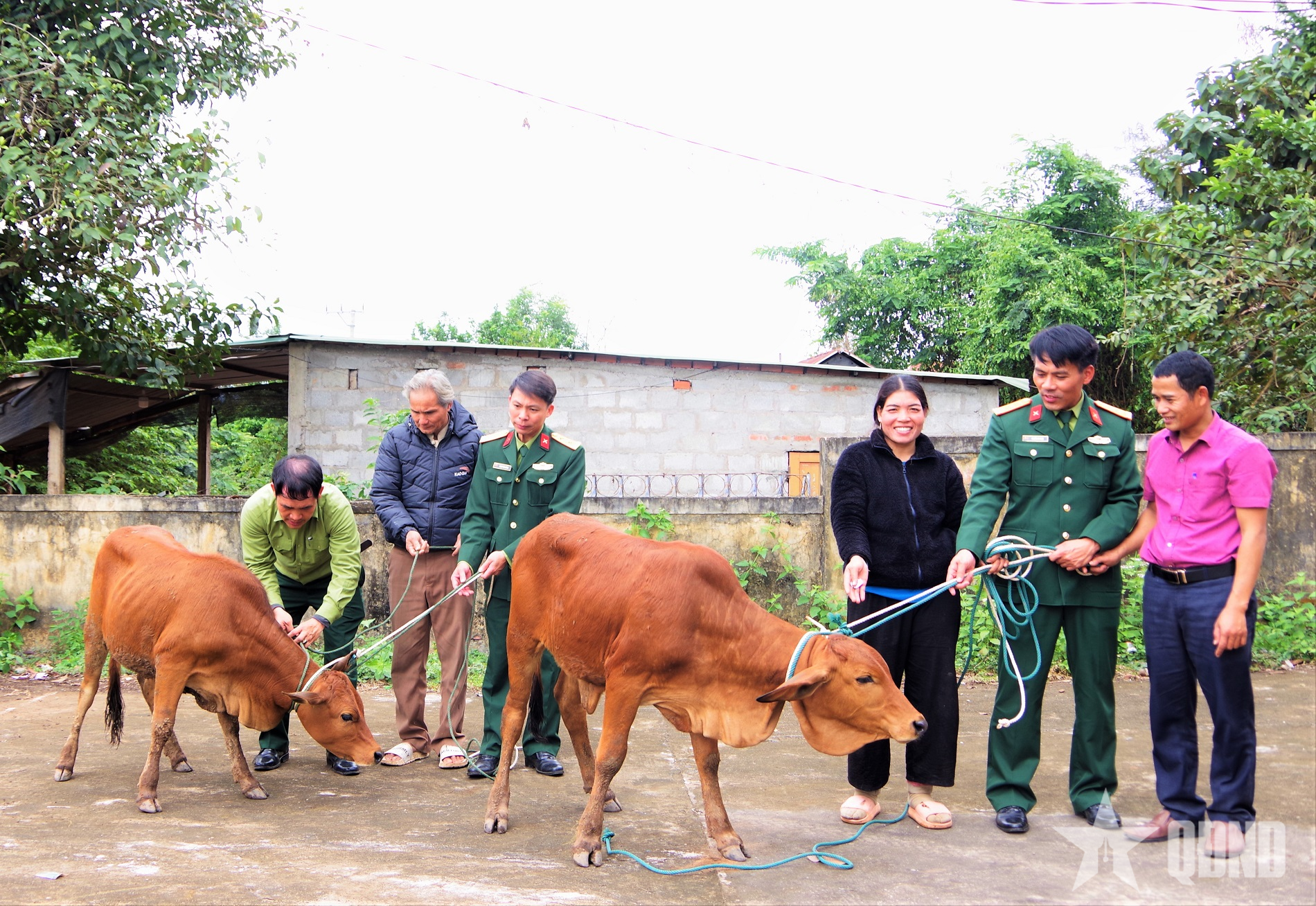 Một lòng theo Đảng, Bác Hồ-Bài 2: Đánh giặc đói nghèo